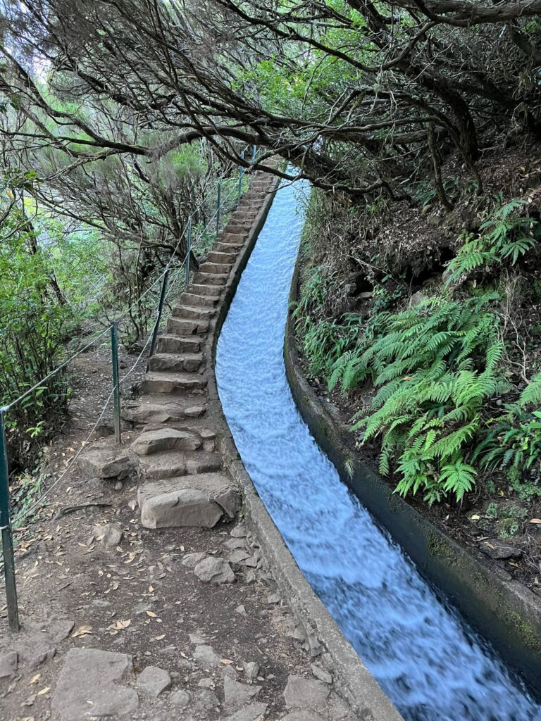 Een levada wandelpad